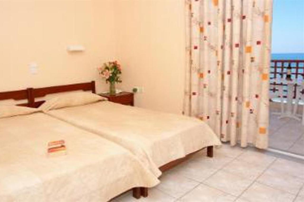 Danaos Beach Apartments Sfáka Esterno foto